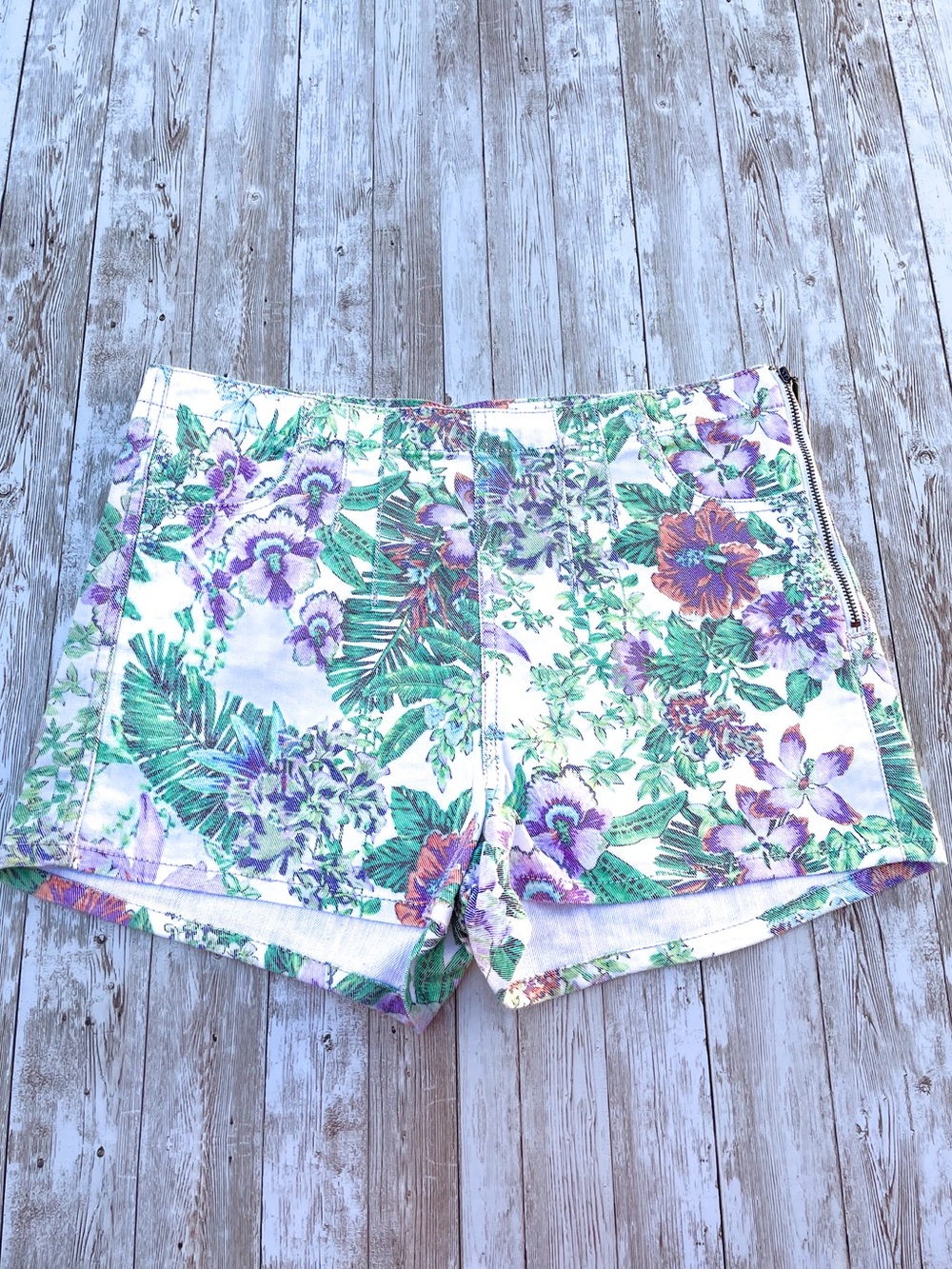 Love, Fire Garden Summer Denim Shorts White Floral Juniors 7 EUC